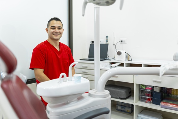 Periodontist FAQs: What Is Gingivitus And Periodontitus?